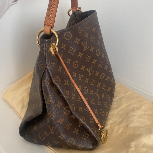 Authentic Louis Vuittton Artsy MM Bag - Picture 4 of 13